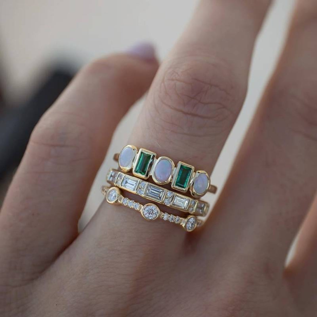 Ring-sæt med hvid og grøn opal