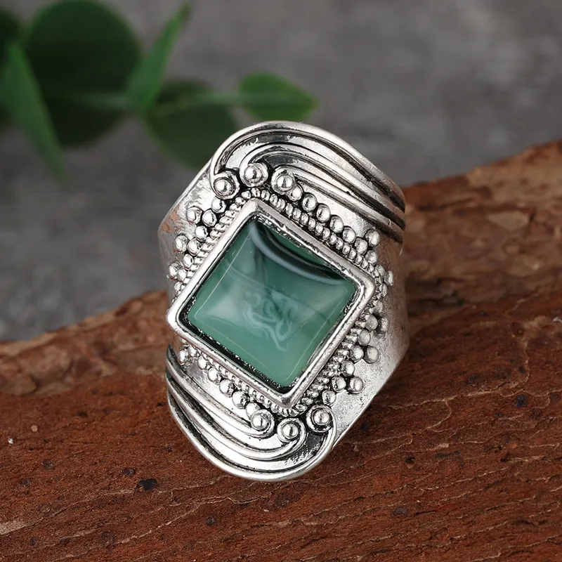 Vintage-ring med grøn sten