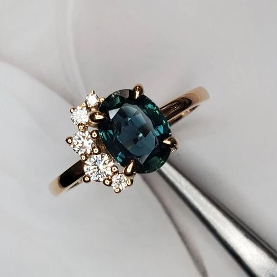 Vintage blå krystal og zirkonia-ring