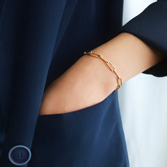 Eloise guld papirclips armbånd