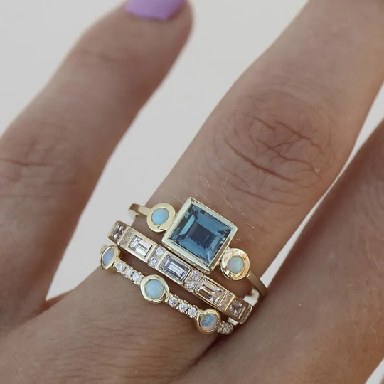 Ring-sæt med oceanblå krystaller
